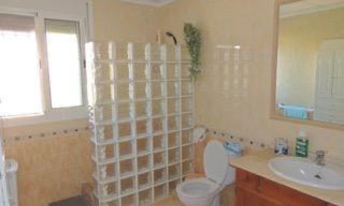 Resale - Villa -
Catral