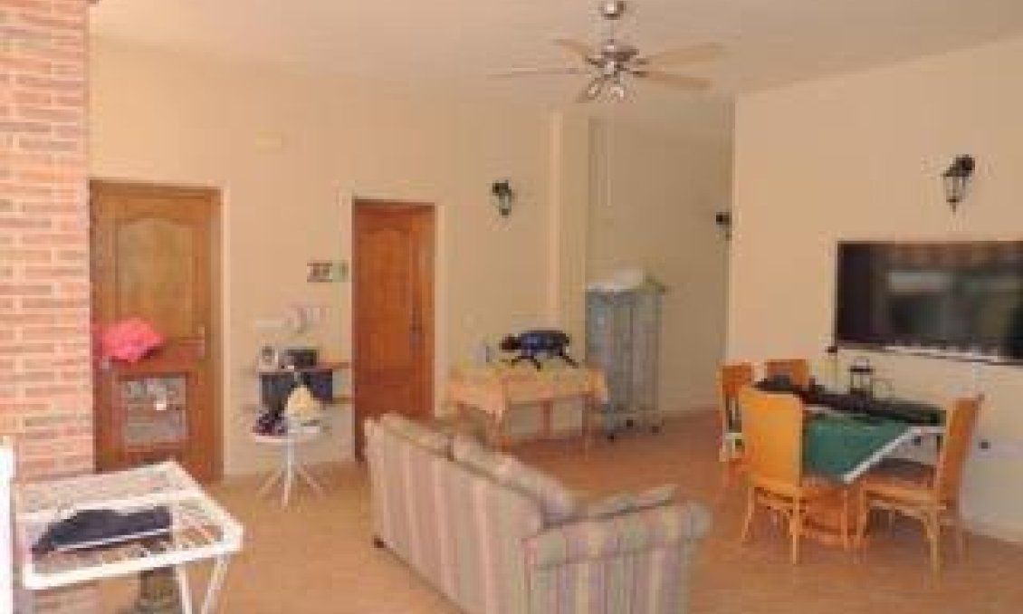 Resale - Villa -
Catral