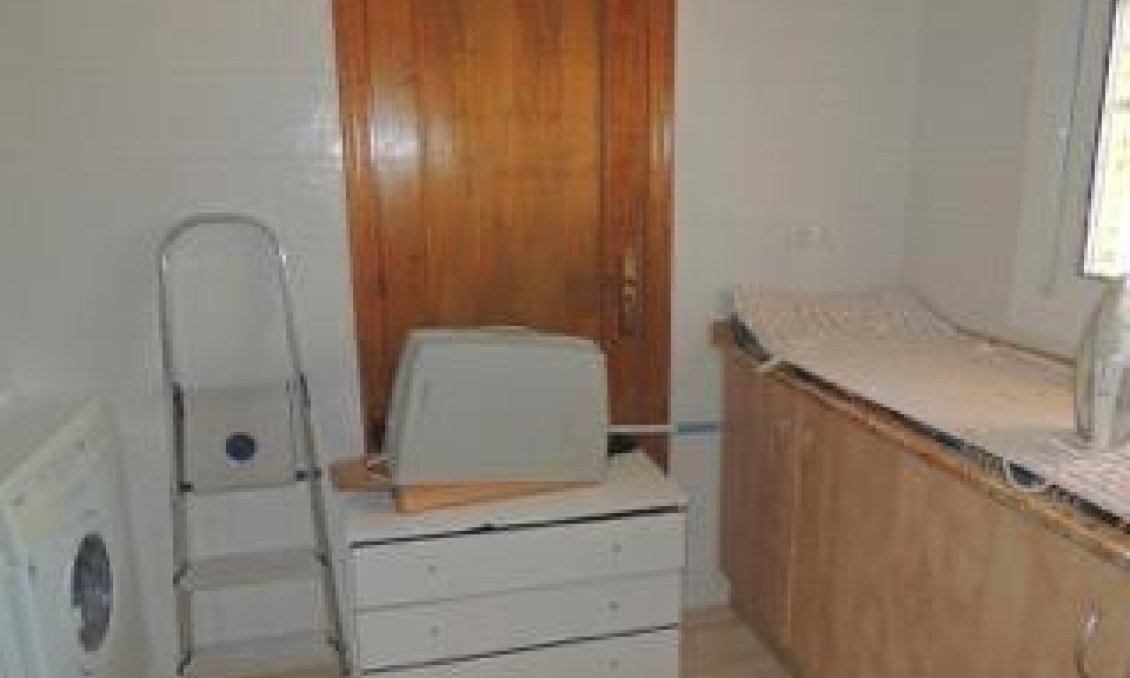 Resale - Villa -
Catral