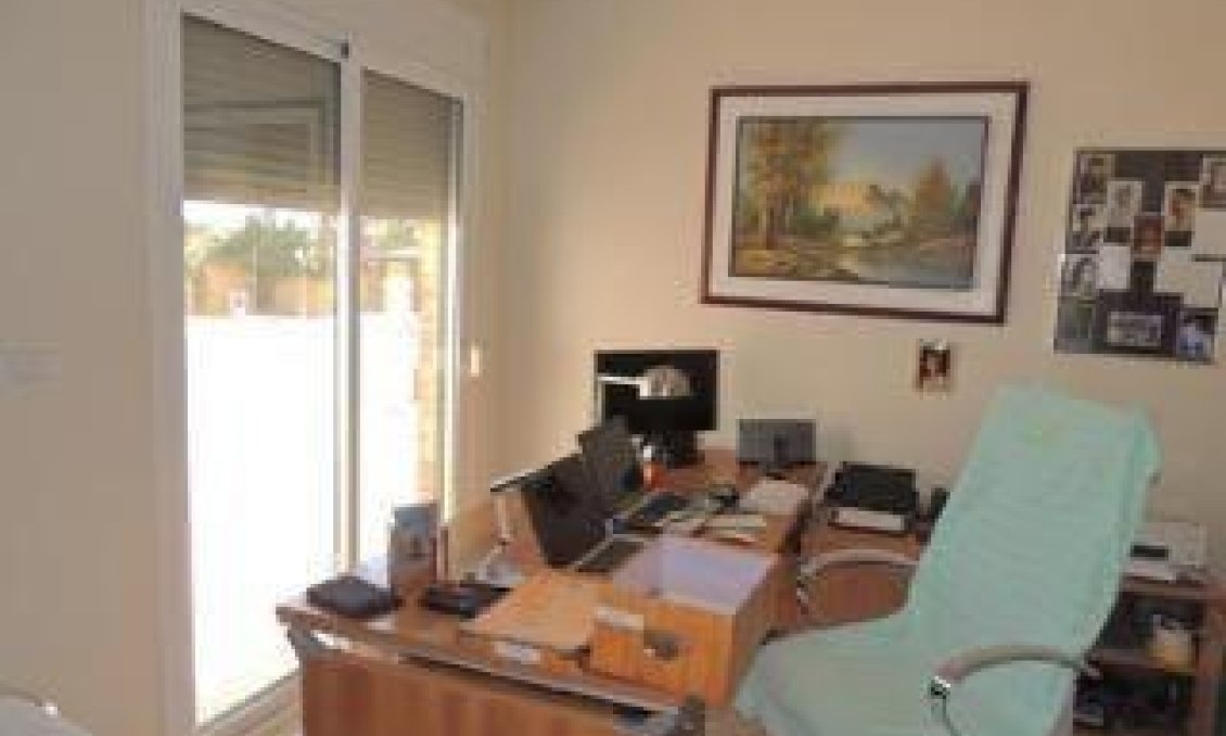 Resale - Villa -
Catral