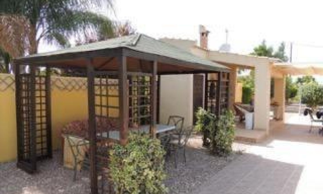 Resale - Villa -
Catral