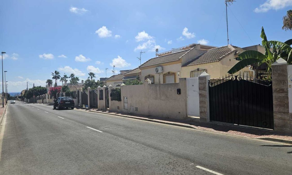 Resale - Villa -
Torrevieja - Torre Del Moro