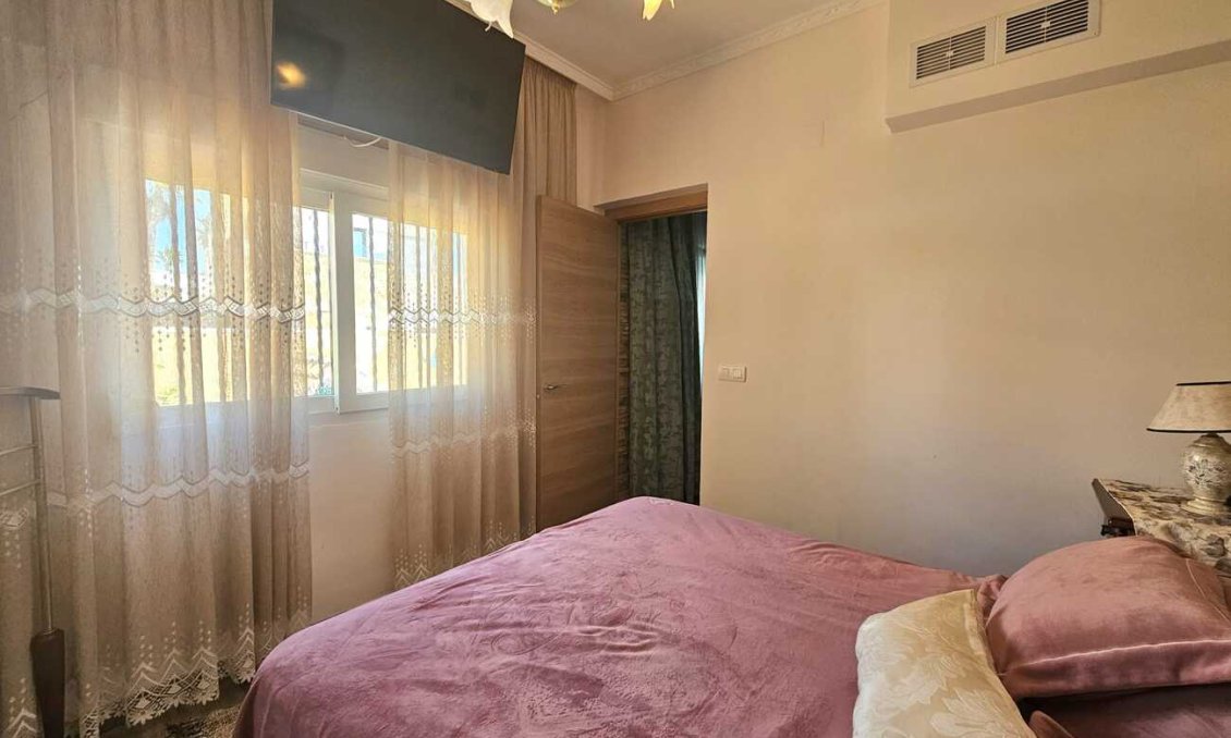 Resale - Villa -
Torrevieja - Torre Del Moro