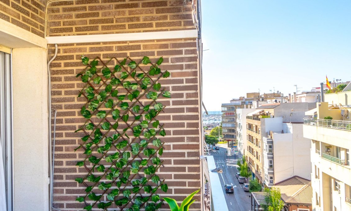 Resale - Apartment -
Torrevieja