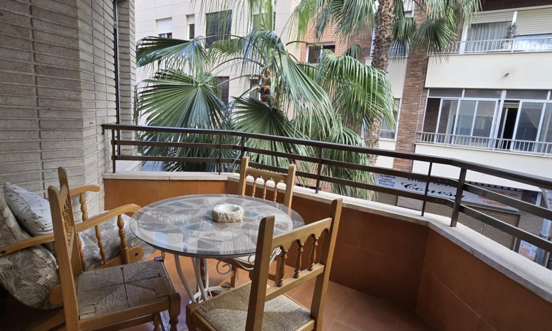 Resale - Apartment -
Torrevieja - Centro