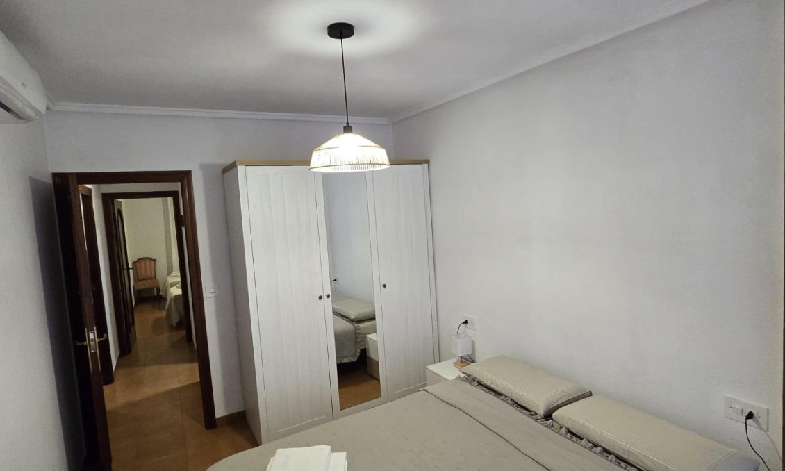 Resale - Apartment -
Torrevieja - Centro