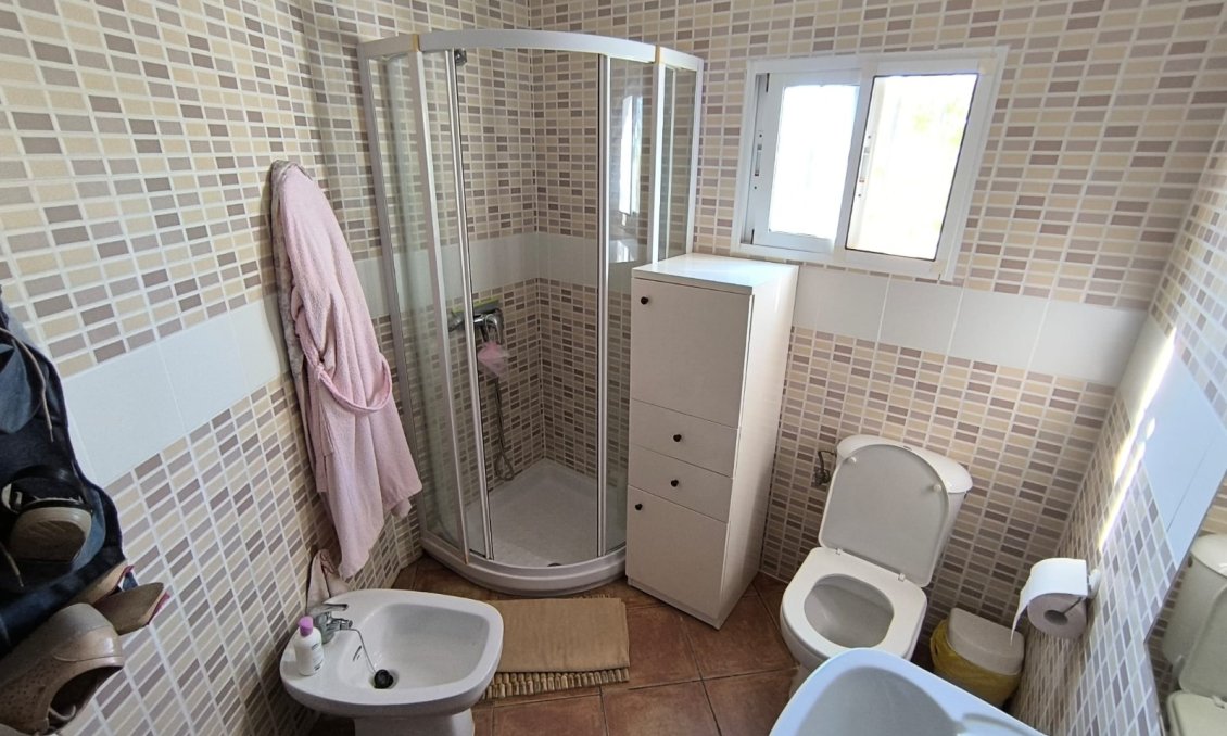 Revente - Villa -
Yecla - Inland