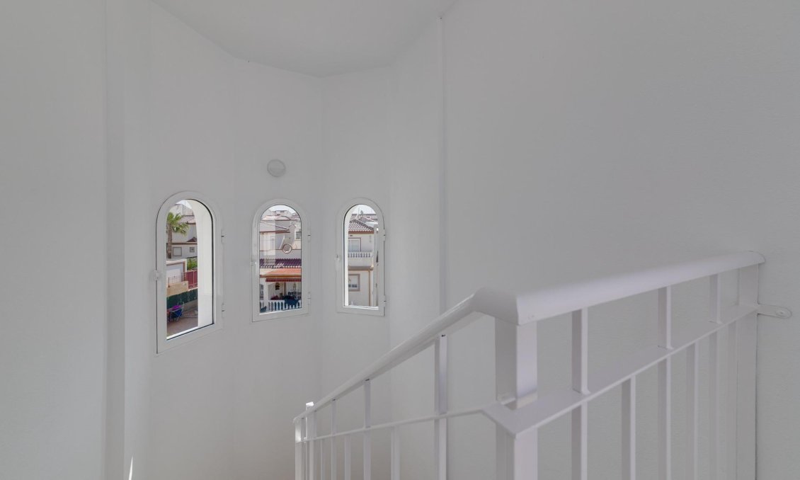 Neue Gebäude - Villa -
San Fulgencio - El Oasis