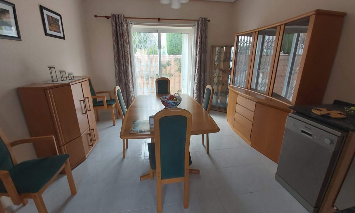 Resale - Villa -
Benimar - Costa Blanca