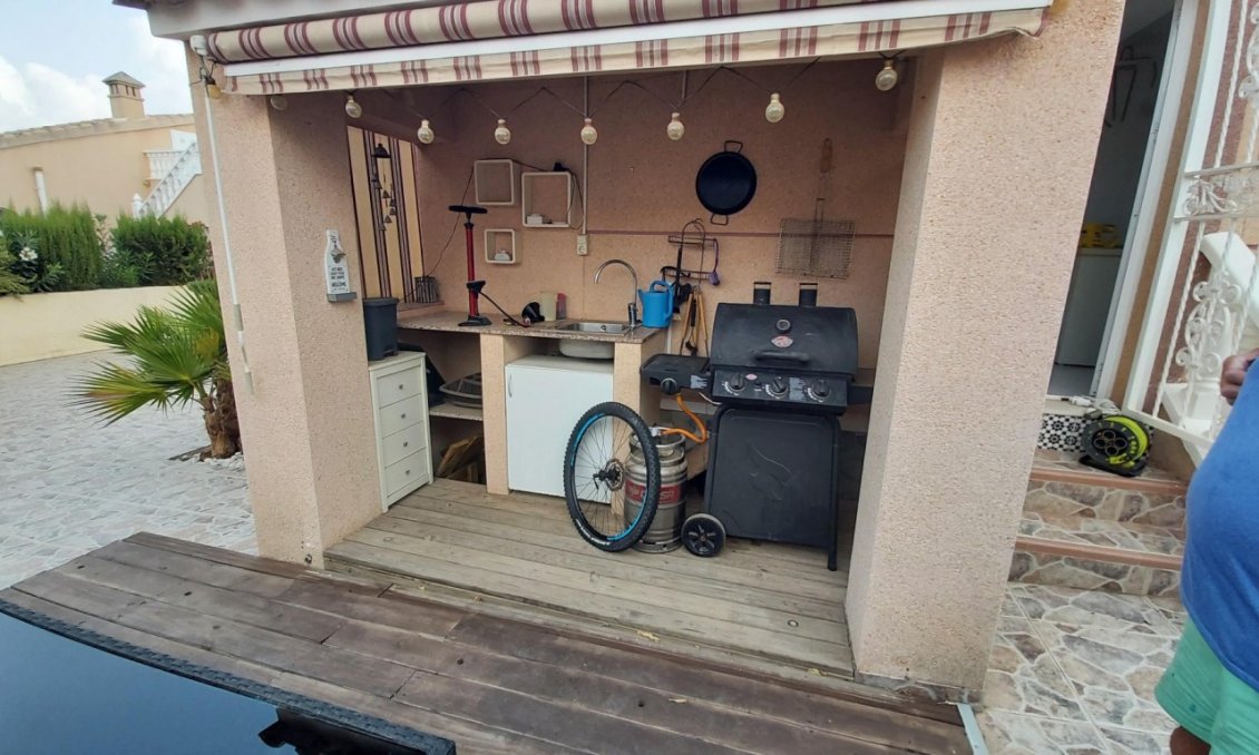 Resale - Villa -
Benimar - Costa Blanca