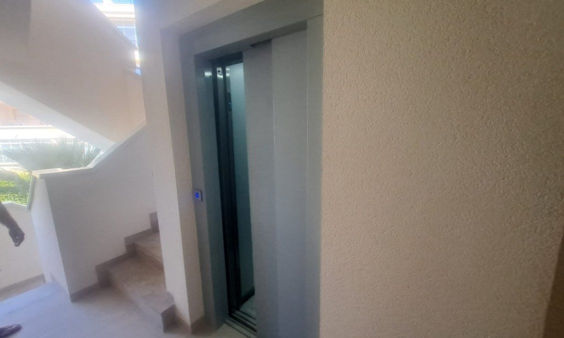 Wiederverkauf - Wohnung -
Playa Flamenca - Costa Blanca