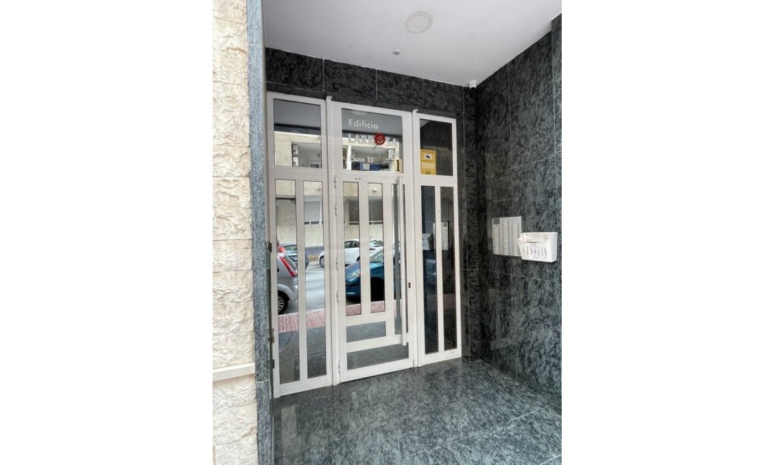 Resale - Apartment -
Torrevieja - Costa Blanca