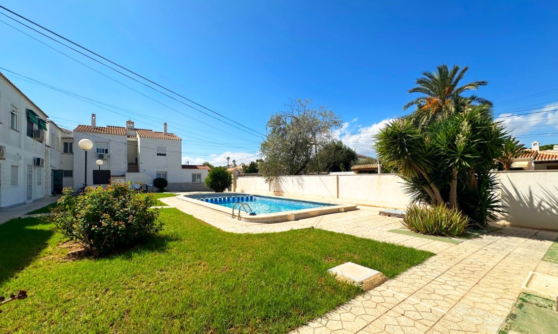 Wiederverkauf - Bungalow -
Orihuela Costa - Costa Blanca