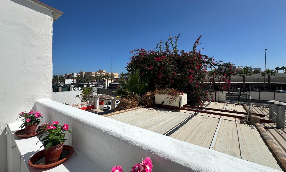 Wiederverkauf - Bungalow -
Orihuela Costa - Costa Blanca