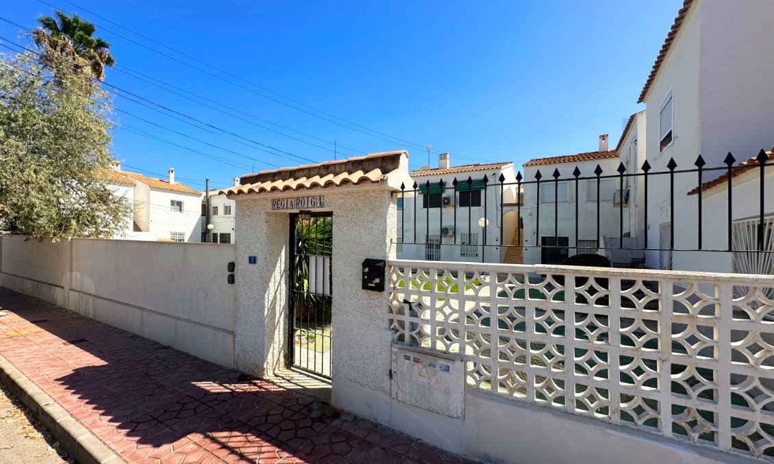Wiederverkauf - Bungalow -
Orihuela Costa - Costa Blanca