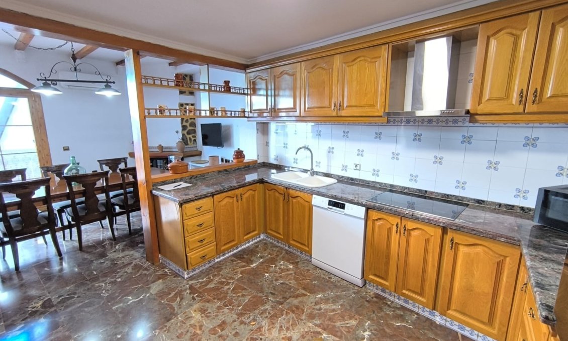 Wiederverkauf - Town House -
Sax - Inland