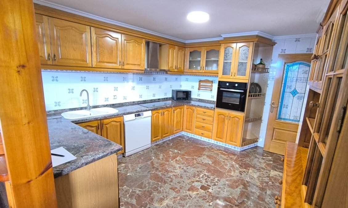 Wiederverkauf - Town House -
Sax - Inland