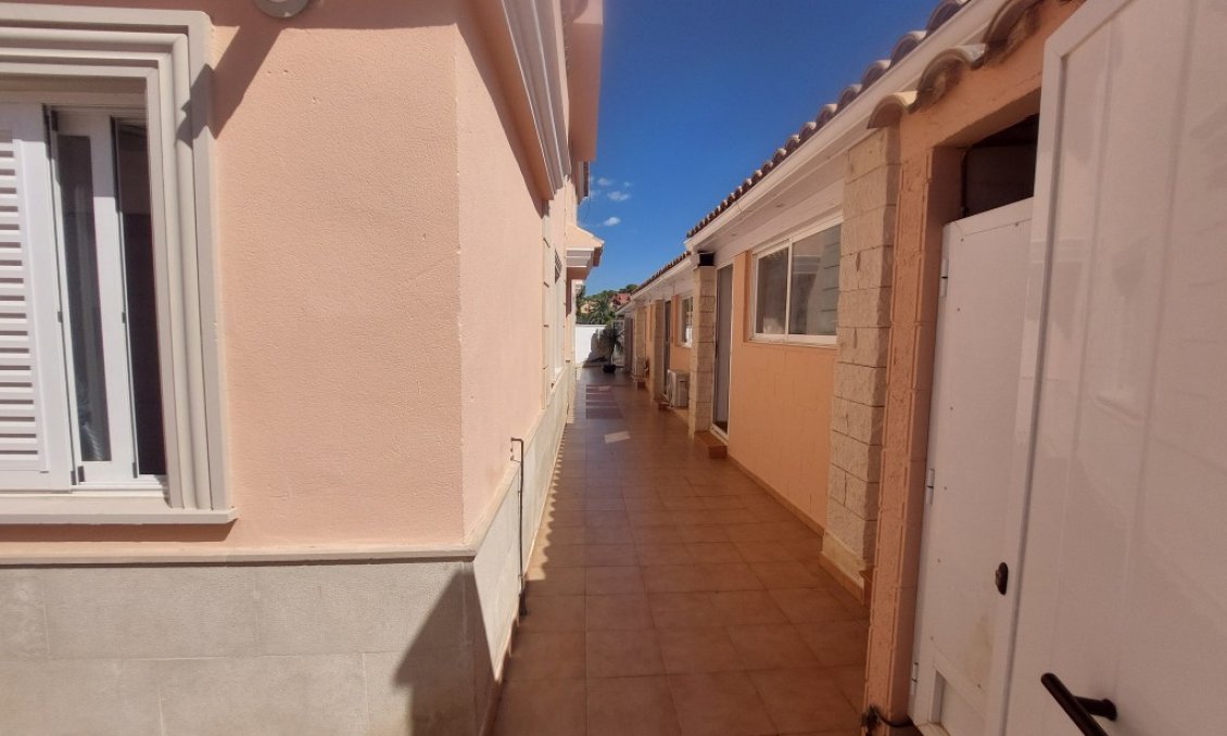 Wiederverkauf - Villa -
Benidorm - Costa Blanca
