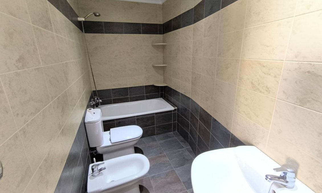 Resale - Apartment -
Sax - Inland