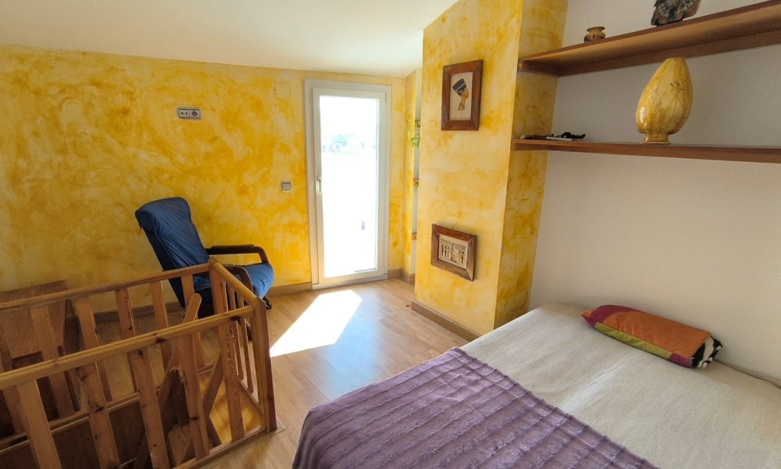 Resale - Apartment -
Sax - Inland
