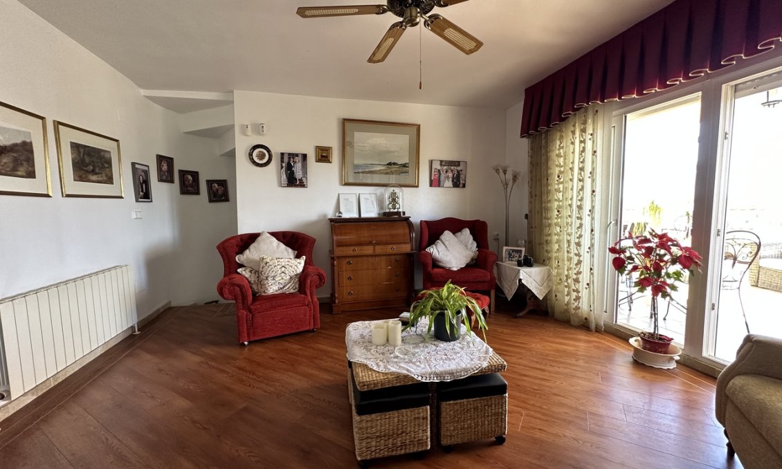 Resale - Villa -
Villamartin - Costa Blanca