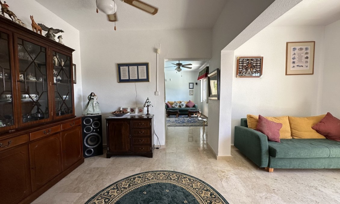 Resale - Villa -
Villamartin - Costa Blanca