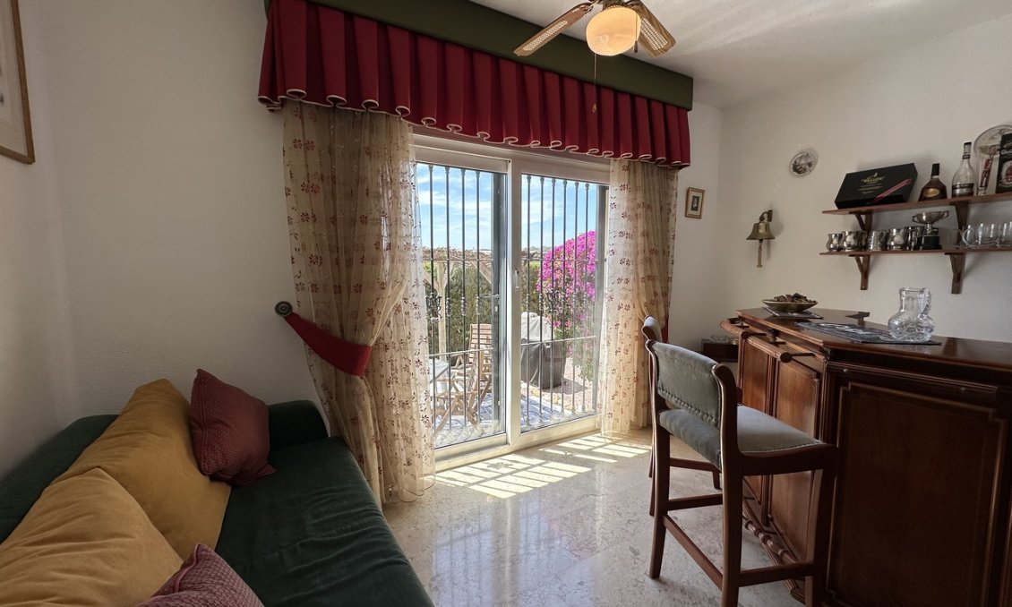 Resale - Villa -
Villamartin - Costa Blanca