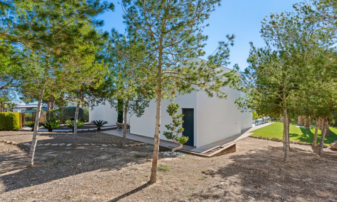 Resale - Villa -
Dehesa de Campoamor - Costa Blanca