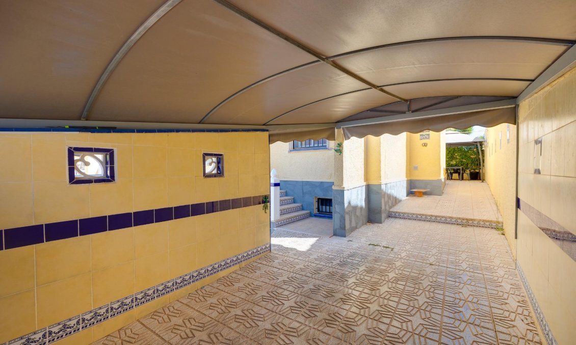 Resale - Villa -
San Fulgencio - La Marina