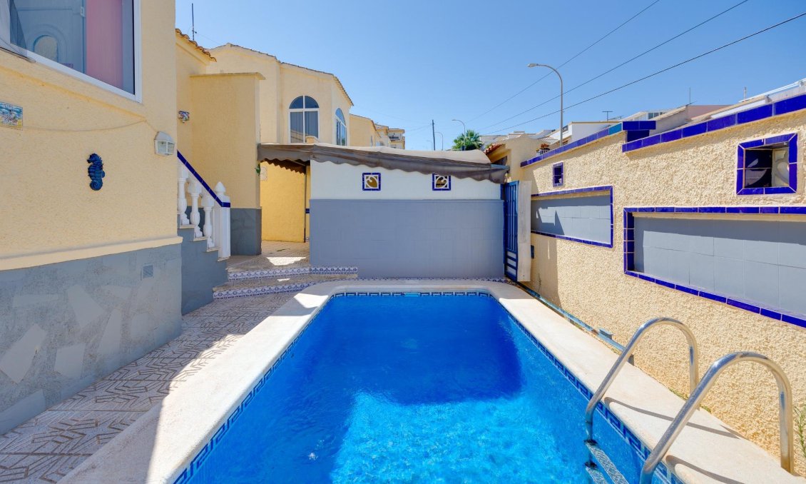 Resale - Villa -
San Fulgencio - La Marina