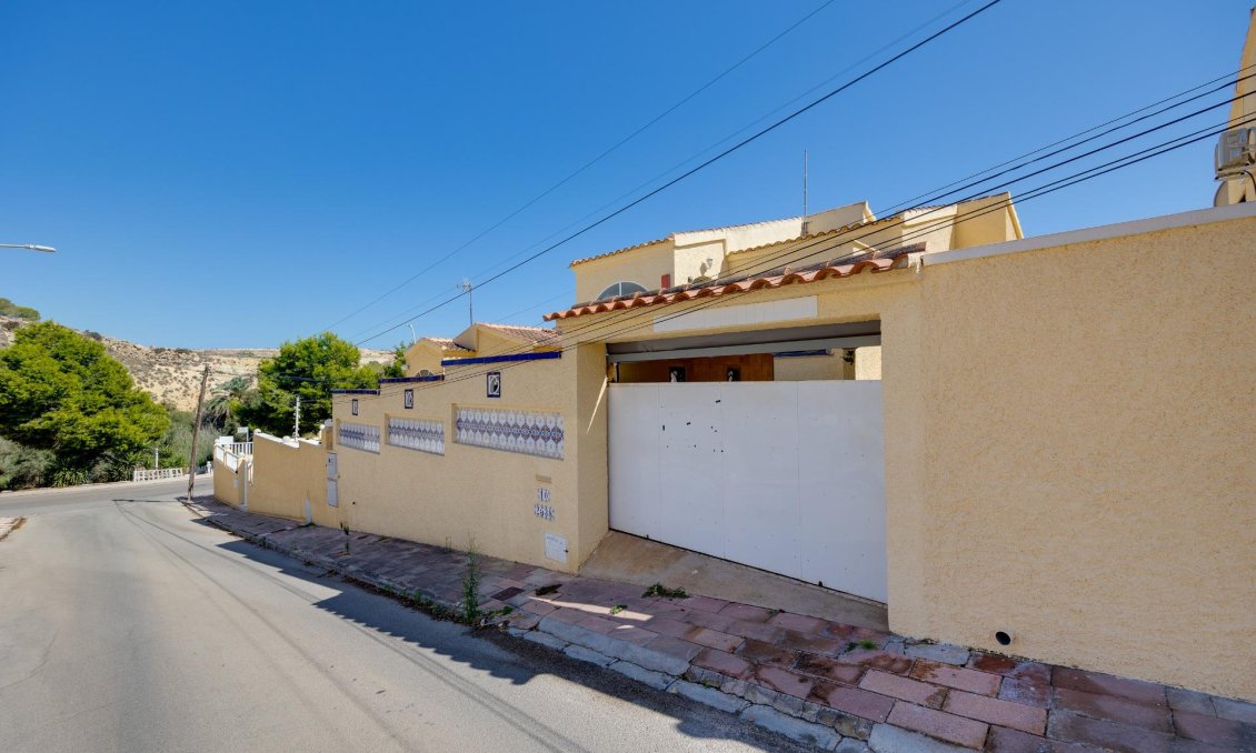 Resale - Villa -
San Fulgencio - La Marina