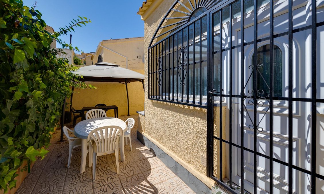 Resale - Villa -
San Fulgencio - La Marina