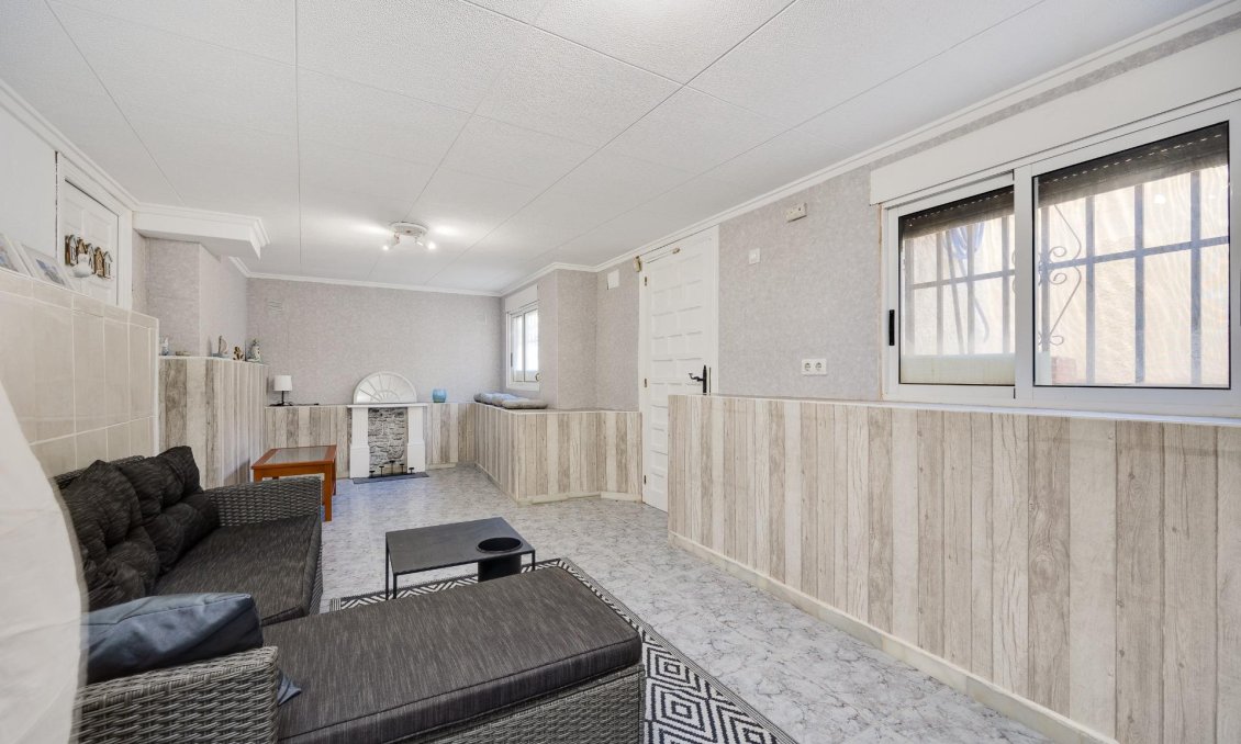 Resale - Villa -
San Fulgencio - La Marina