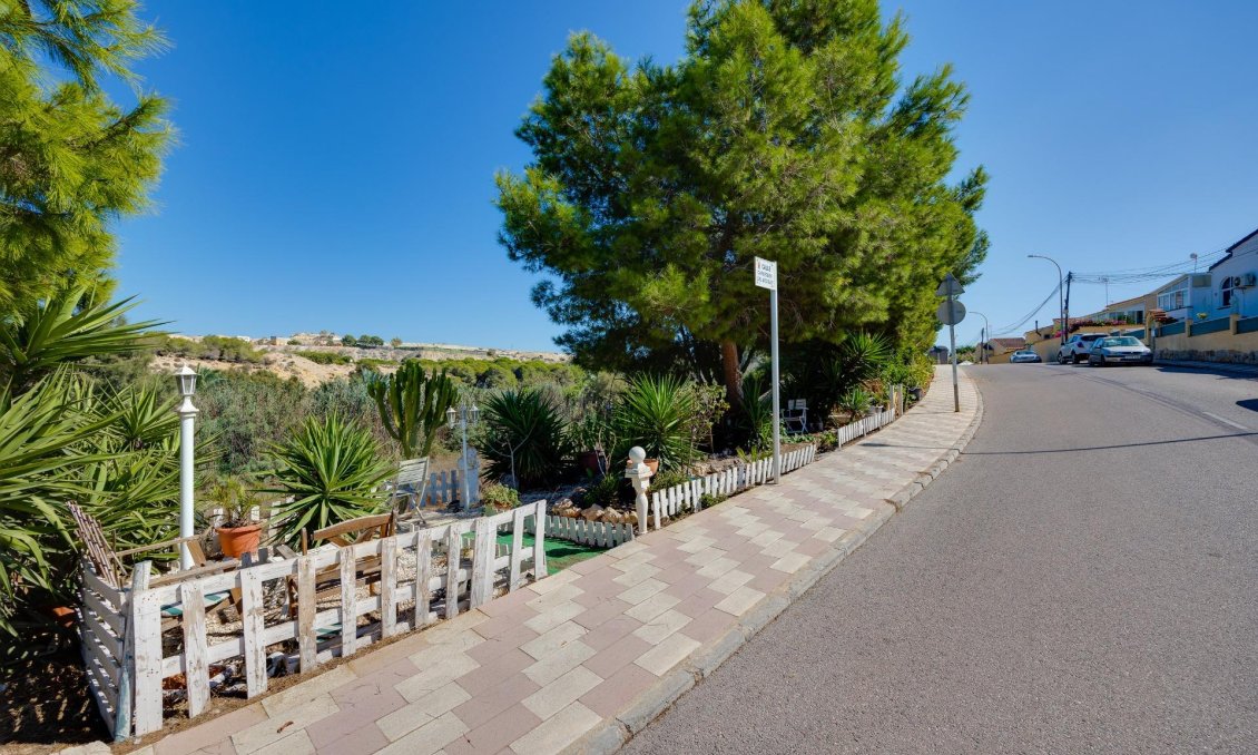 Resale - Villa -
San Fulgencio - La Marina
