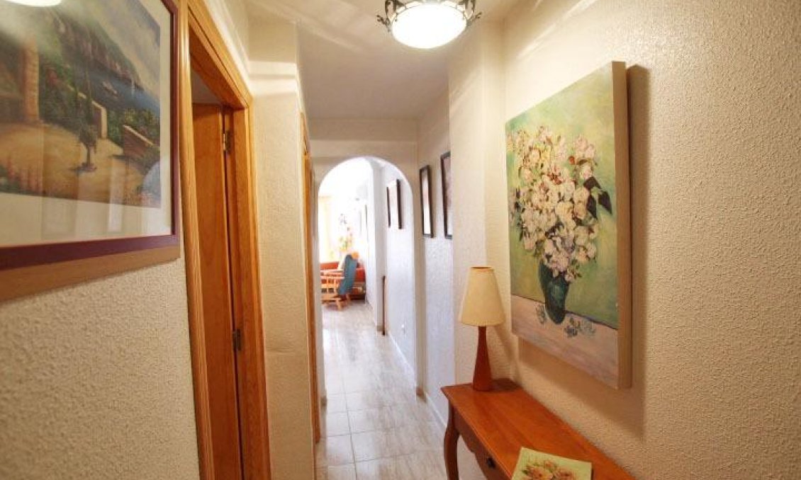 Resale - Apartment -
Guardamar del Segura - Centro