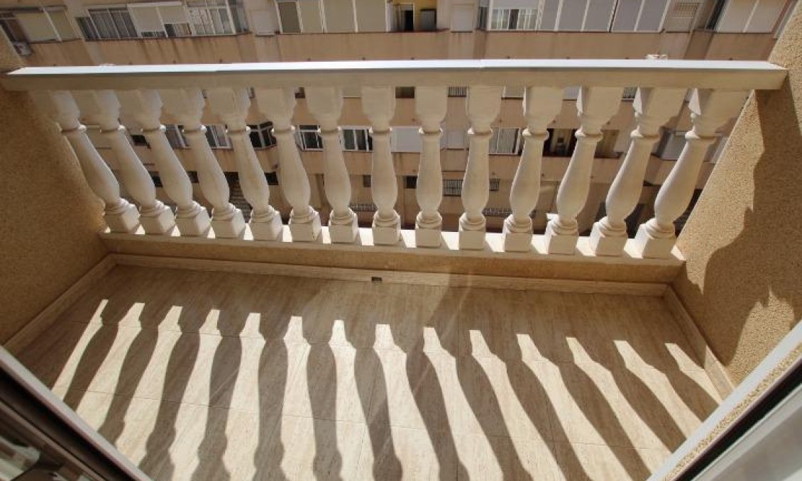 Resale - Apartment -
Guardamar del Segura - Centro