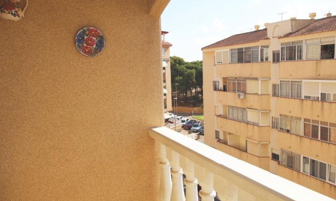 Resale - Apartment -
Guardamar del Segura - Centro