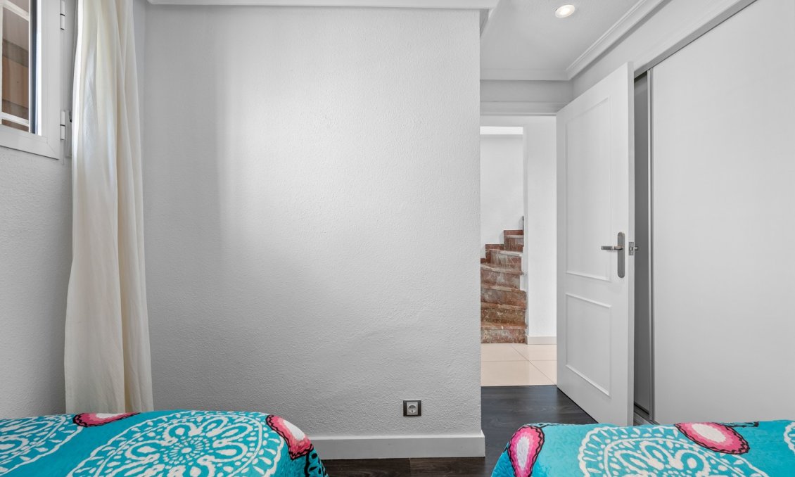 Resale - Apartment -
Punta Prima - Costa Blanca