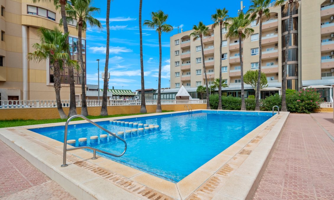 Resale - Apartment -
Punta Prima - Costa Blanca