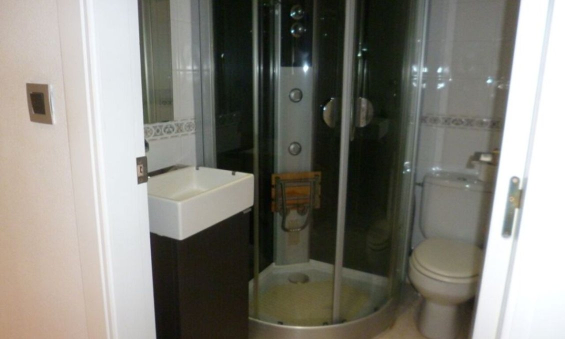 Wiederverkauf - Wohnung -
La Florida - Inland