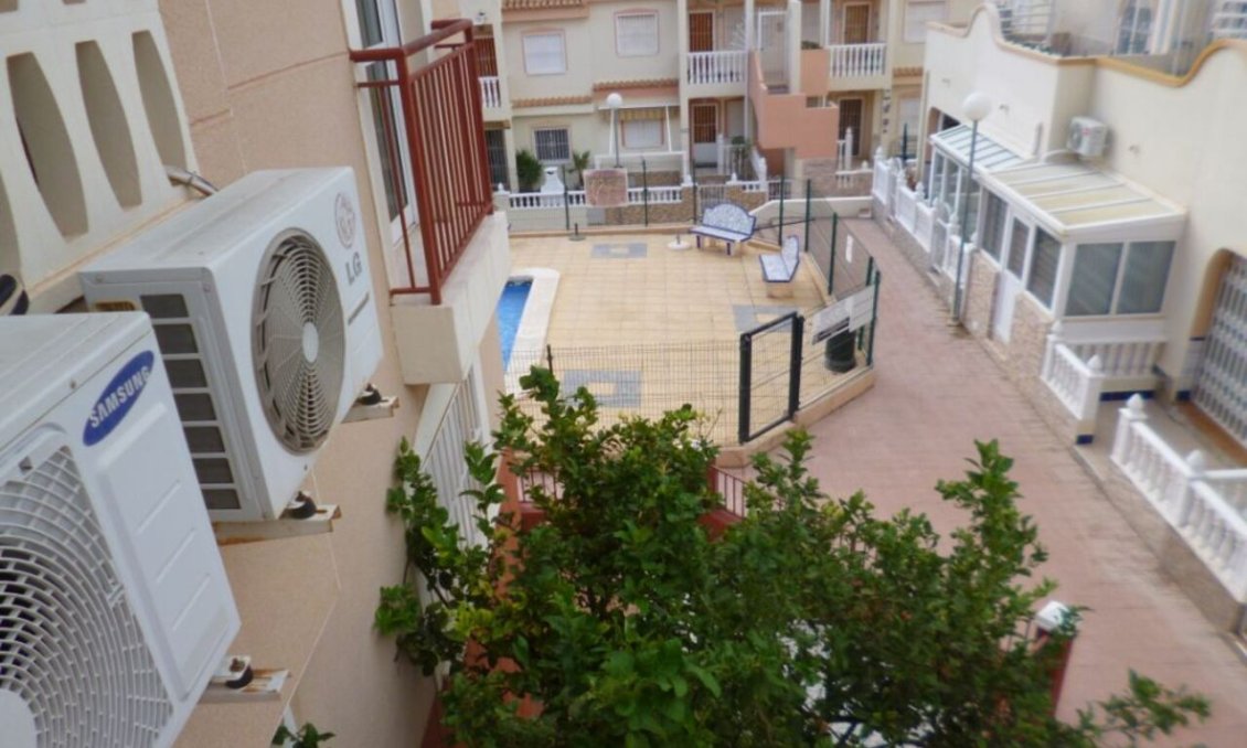 Wiederverkauf - Wohnung -
La Florida - Inland