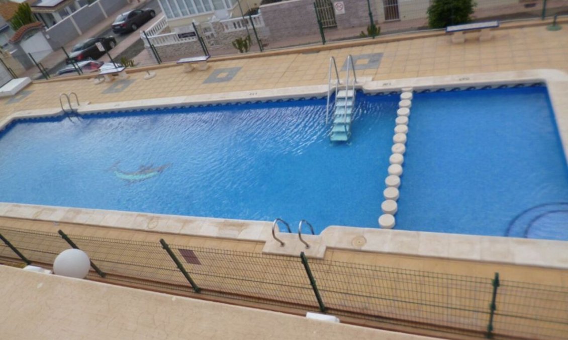 Wiederverkauf - Wohnung -
La Florida - Inland