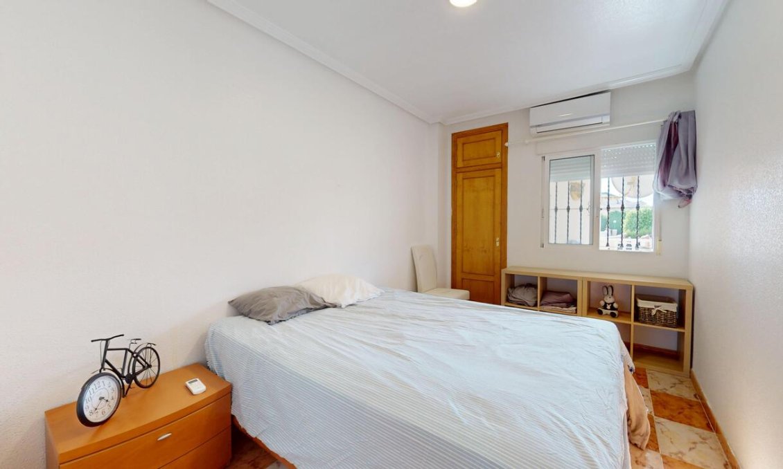 Wiederverkauf - Wohnung -
Orihuela Costa - La Zenia