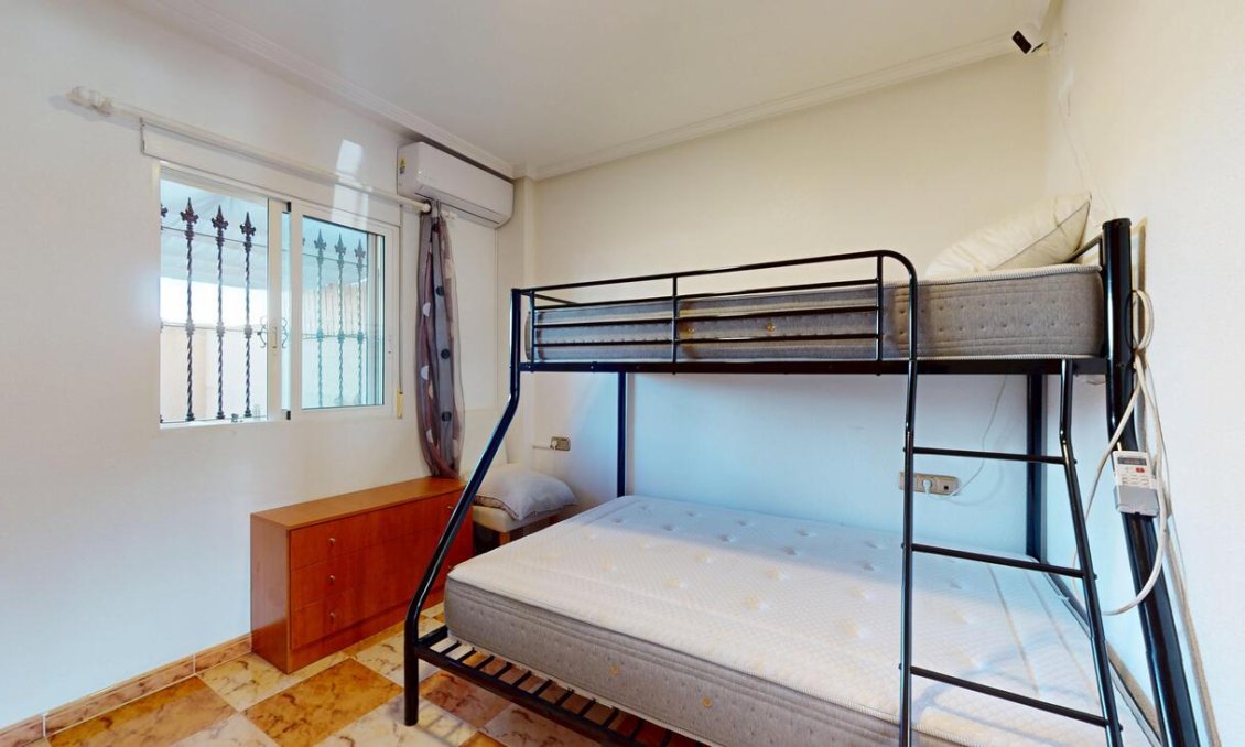 Wiederverkauf - Wohnung -
Orihuela Costa - La Zenia