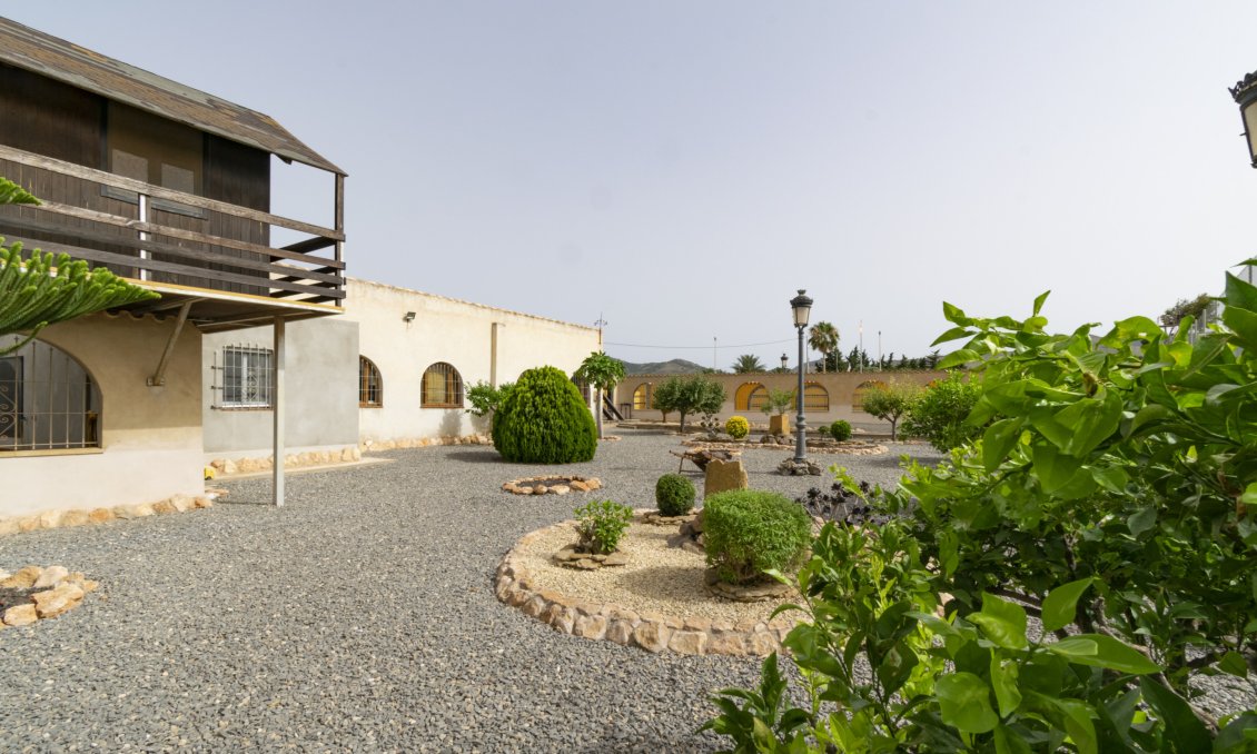 Wiederverkauf - Villa -
El Beal - Inland