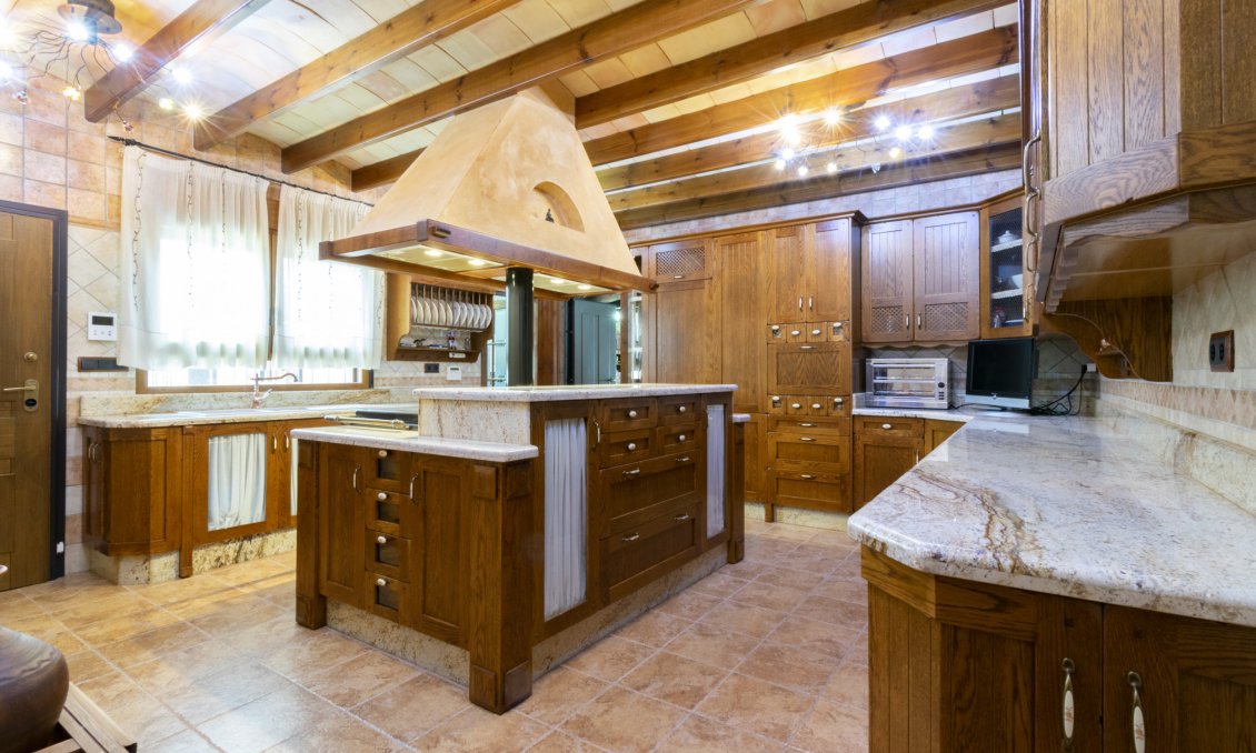 Wiederverkauf - Villa -
El Beal - Inland