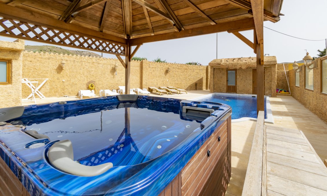 Wiederverkauf - Villa -
El Beal - Inland