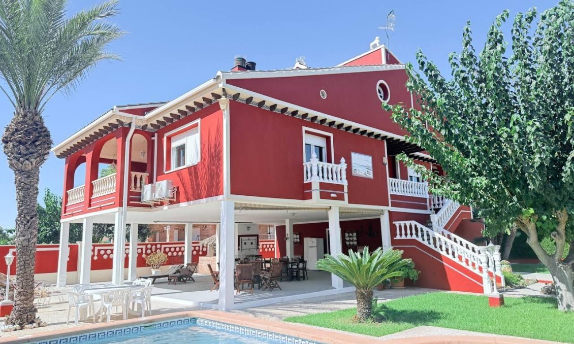 Revânzare - Vilă -
Campoamor