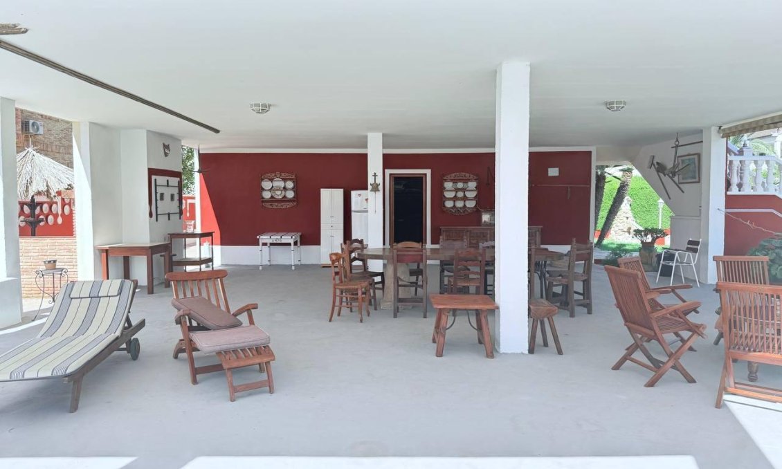 Revânzare - Vilă -
Campoamor