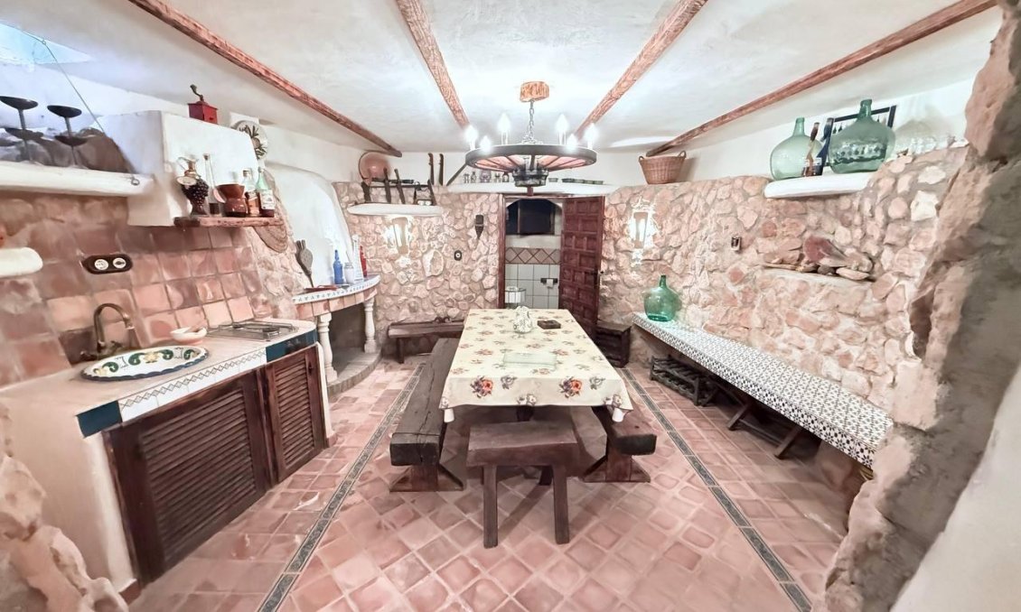 Revânzare - Vilă -
Campoamor